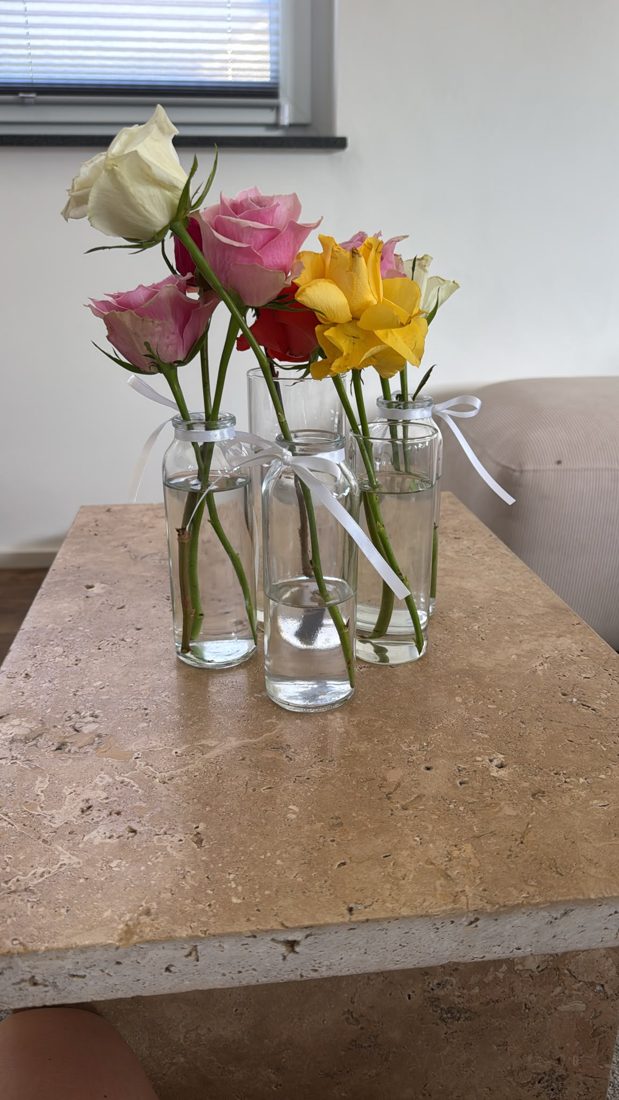 Vasen mit Blumen